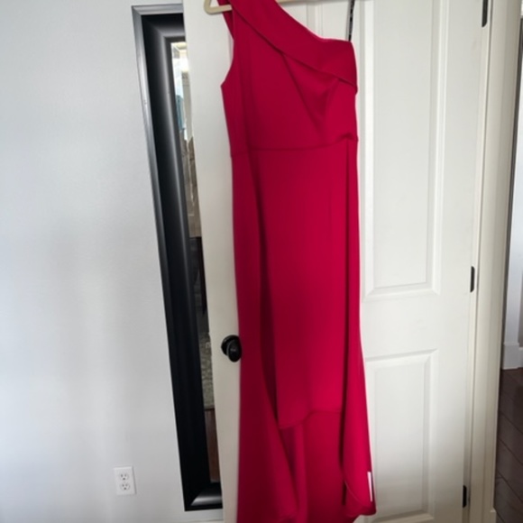 Black Halo Cadencia Gown Snapdragon 